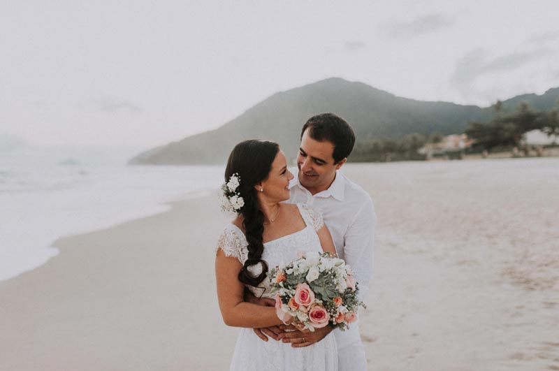 Casamento na praia: Soraia e Felipe