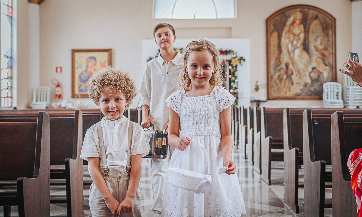 daminha e pajem de casamento na paróquia Vila Izabel em Curitiba
