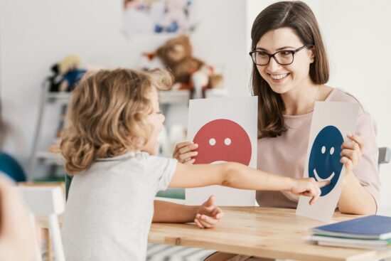 5 sinais de que é hora de procurar um psicólogo para o seu filho